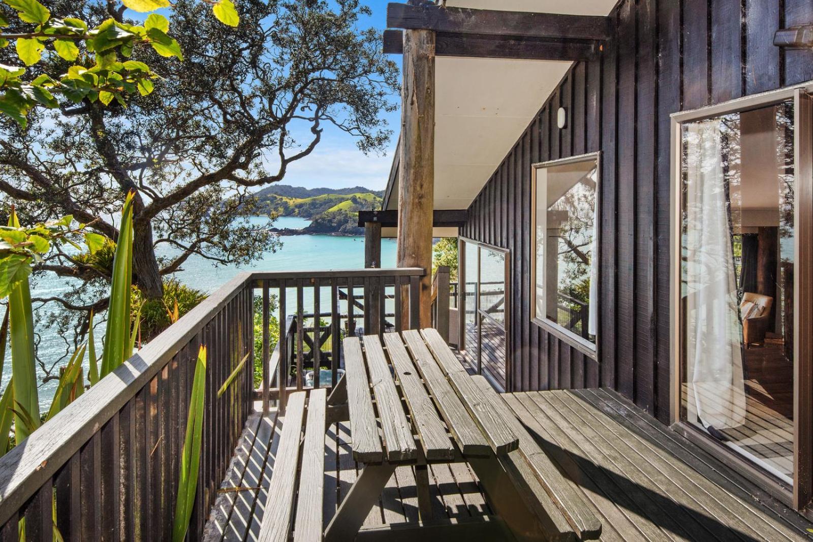 Bayview Beauty - Helena Bay Holiday Home Lyttelton Buitenkant foto